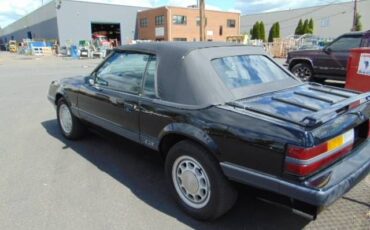 Ford-Mustang-1986-Black-1