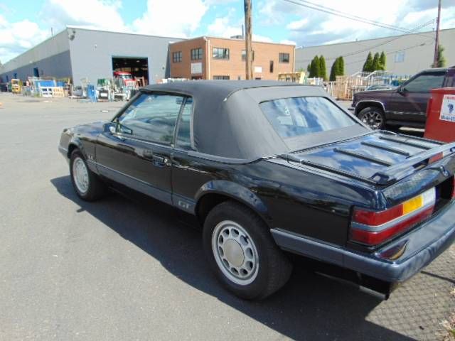 Ford-Mustang-1986-Black-1