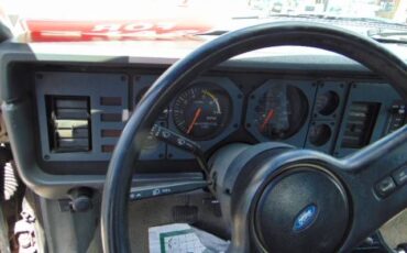 Ford-Mustang-1986-Black-3