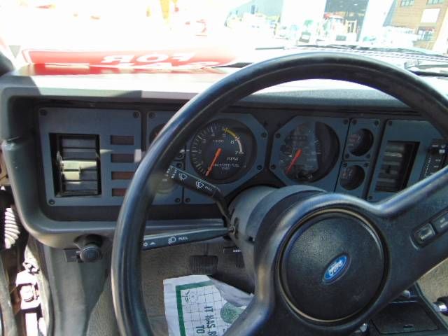 Ford-Mustang-1986-Black-3