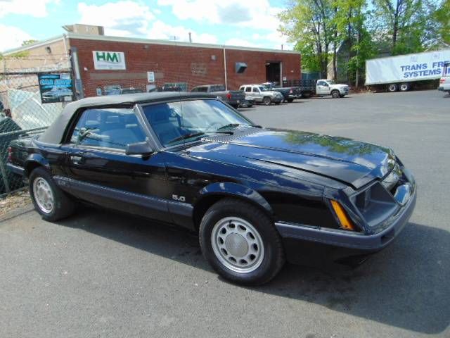 Ford-Mustang-1986-Black-6