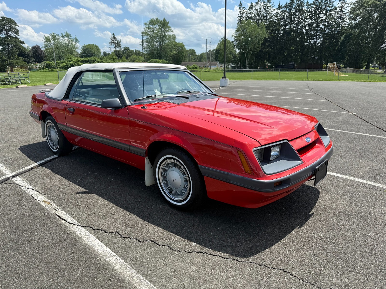 Ford-Mustang-1986-Convertible-3