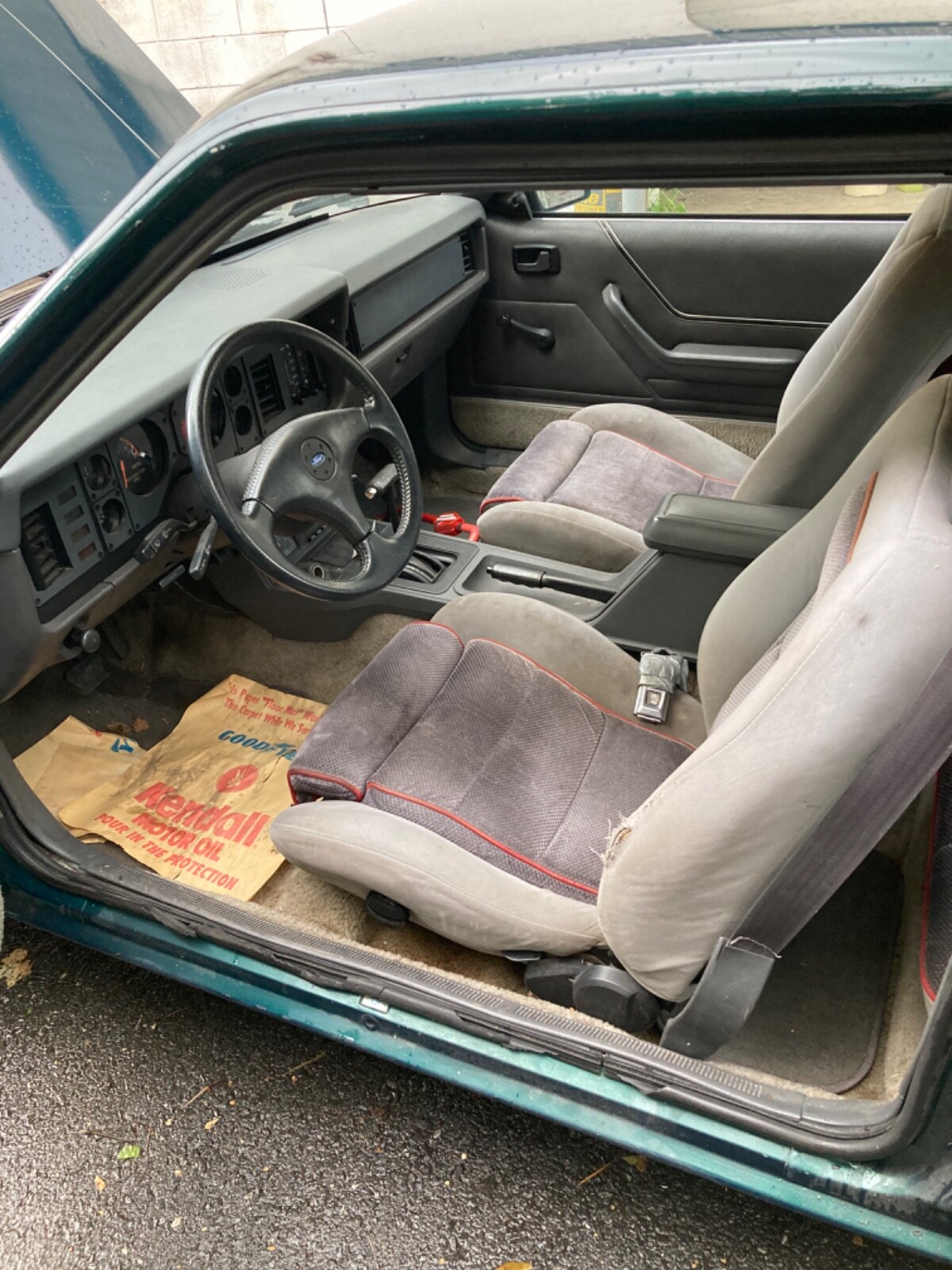 Ford-Mustang-1986-Hatchback-12