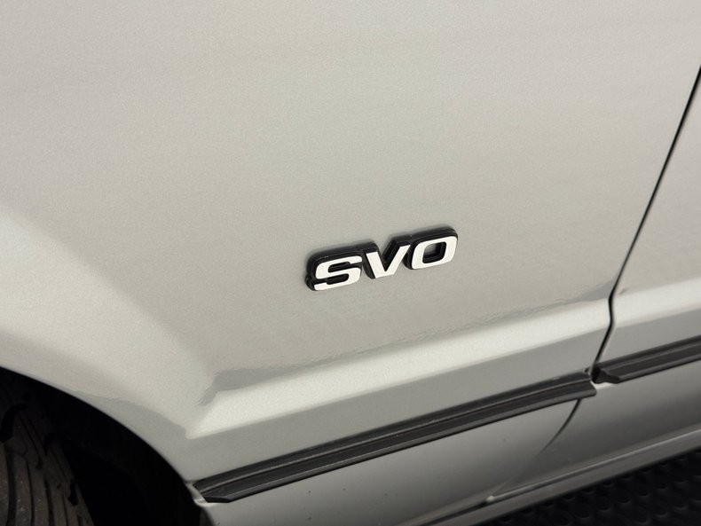 Ford-Mustang-1986-Silver-Metallic-Charcoal-Gray-12