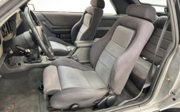 Ford-Mustang-1986-Silver-Metallic-Charcoal-Gray-29