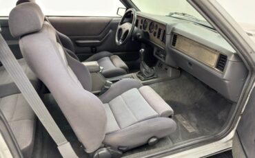 Ford-Mustang-1986-Silver-Metallic-Charcoal-Gray-33