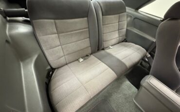 Ford-Mustang-1986-Silver-Metallic-Charcoal-Gray-34