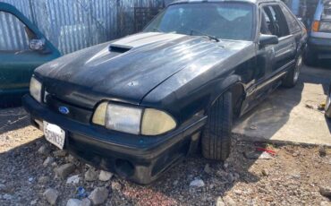 Ford-Mustang-1987