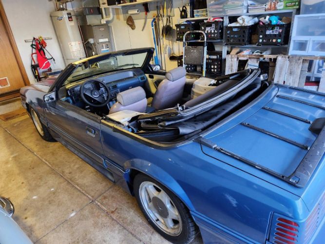 Ford-Mustang-1987-Blue-Gray-Cloth-2