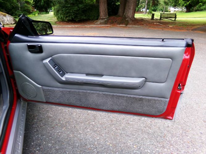 Ford-Mustang-1987-Scarlet-Red-Gray-Leather-12