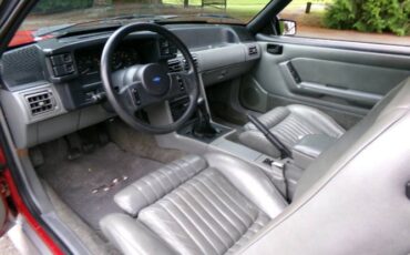 Ford-Mustang-1987-Scarlet-Red-Gray-Leather-16