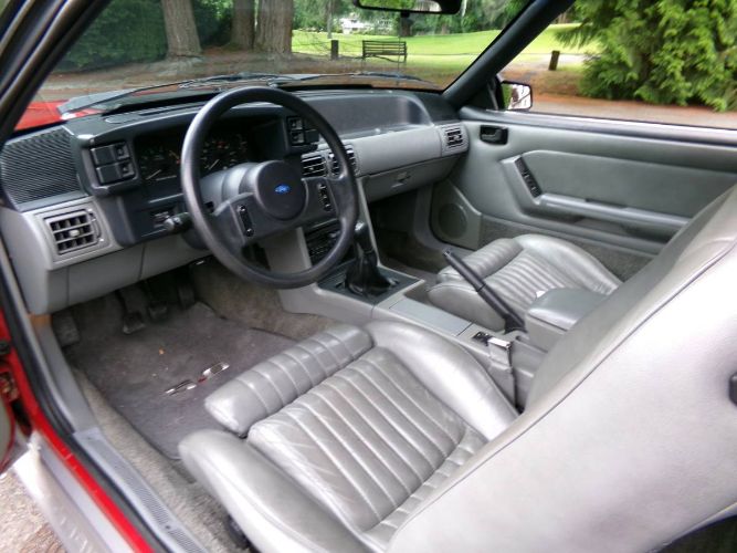 Ford-Mustang-1987-Scarlet-Red-Gray-Leather-16