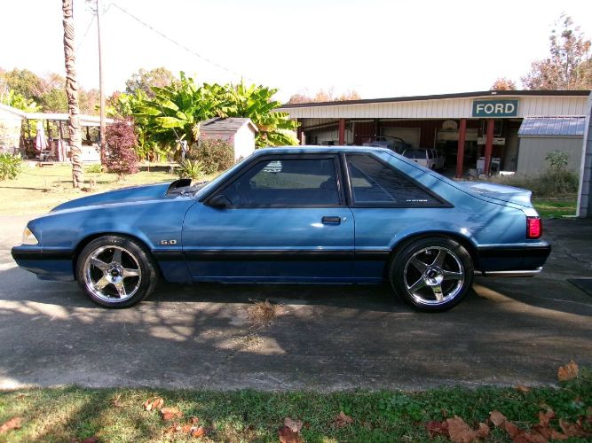 Ford-Mustang-1988-1