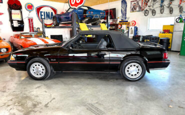 Ford-Mustang-1988-American-Muscle-Car-2
