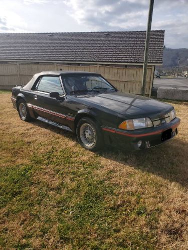 Ford-Mustang-1988-Black-Cherry-Red-1
