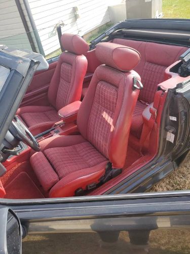 Ford-Mustang-1988-Black-Cherry-Red-2