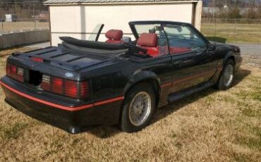 Ford-Mustang-1988-Black-Cherry-Red