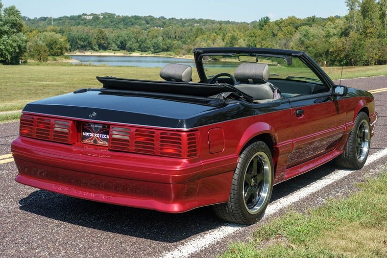 Ford-Mustang-1988-BlackMaroon-Gray-Cloth-1