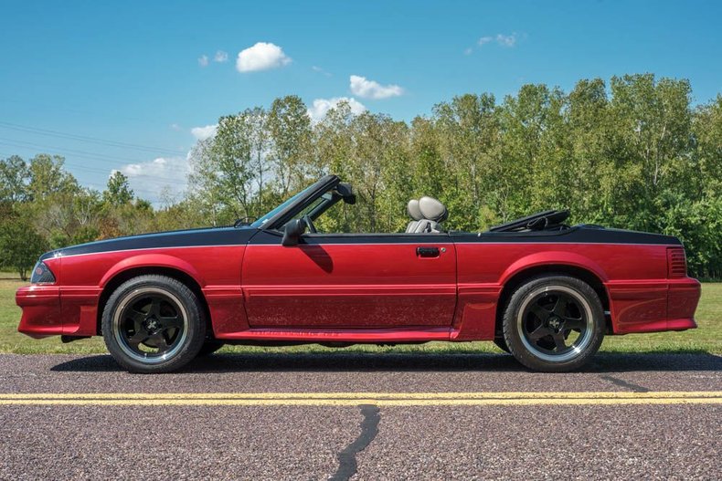 Ford-Mustang-1988-BlackMaroon-Gray-Cloth-21