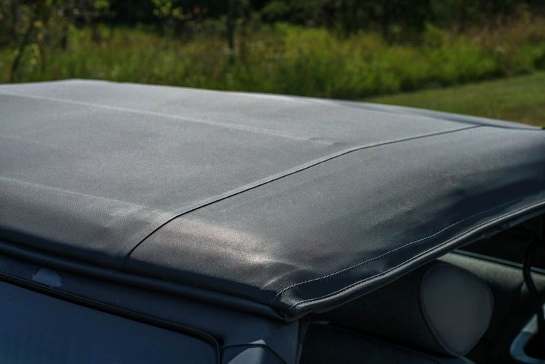 Ford-Mustang-1988-BlackMaroon-Gray-Cloth-23