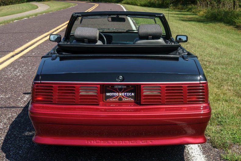 Ford-Mustang-1988-BlackMaroon-Gray-Cloth-34