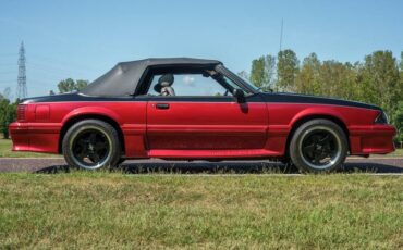 Ford-Mustang-1988-BlackMaroon-Gray-Cloth