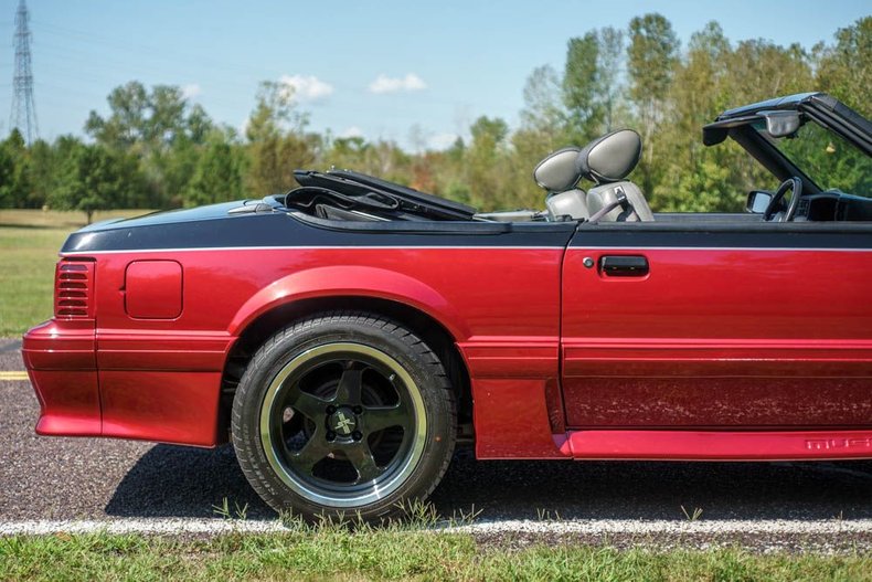 Ford-Mustang-1988-BlackMaroon-Gray-Cloth-40