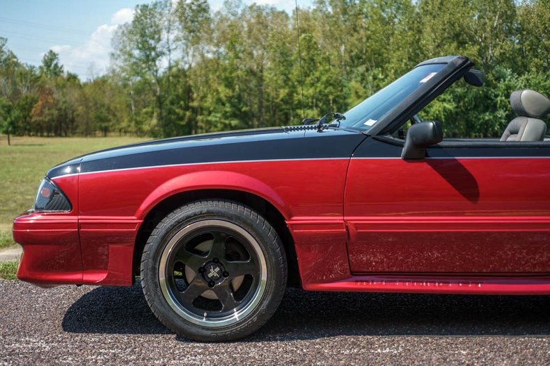 Ford-Mustang-1988-BlackMaroon-Gray-Cloth-42