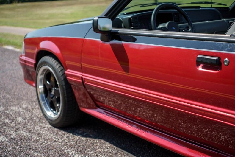 Ford-Mustang-1988-BlackMaroon-Gray-Cloth-8