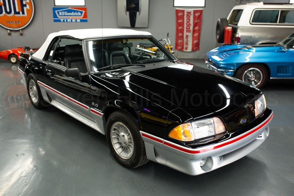 Ford-Mustang-1988-Convertible-3