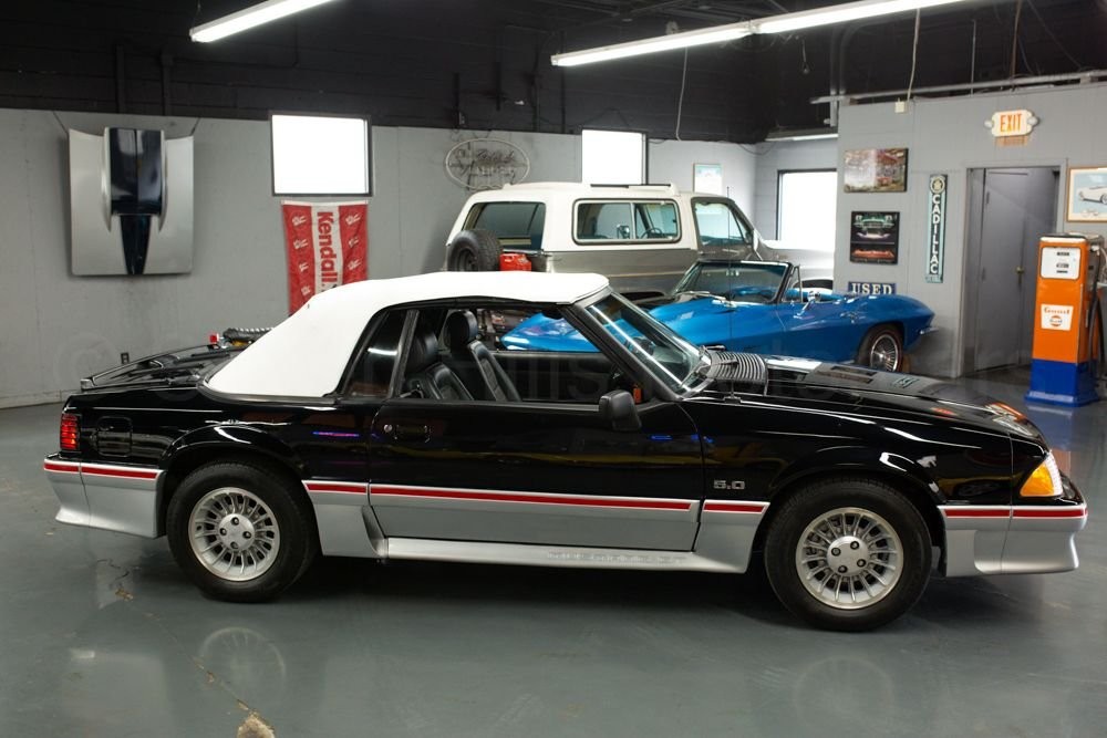 Ford-Mustang-1988-Convertible-4
