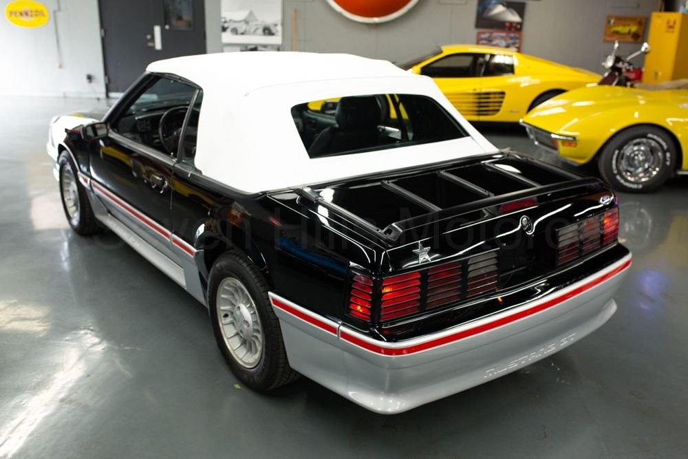 Ford-Mustang-1988-Convertible-8