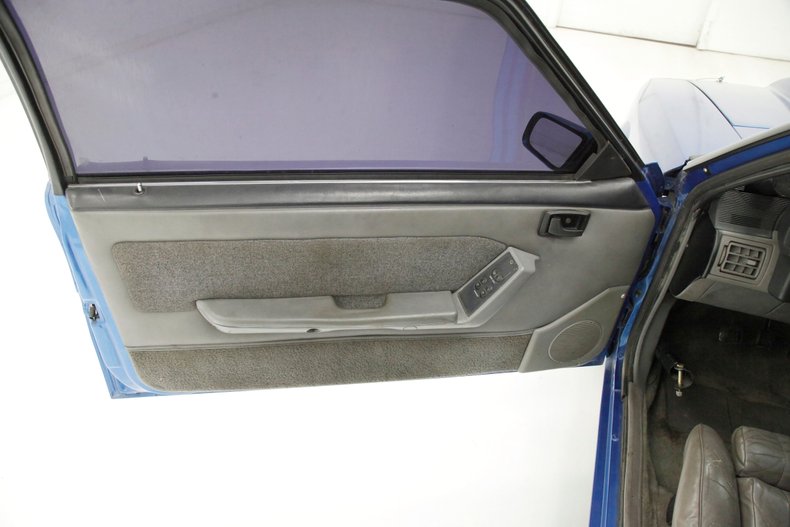 Ford-Mustang-1988-Medium-Blue-Metallic-Gray-30