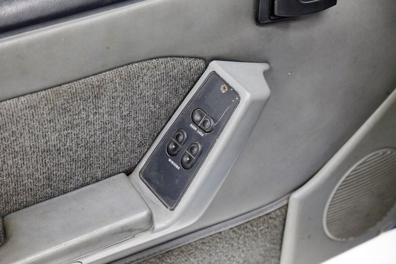 Ford-Mustang-1988-Medium-Blue-Metallic-Gray-32