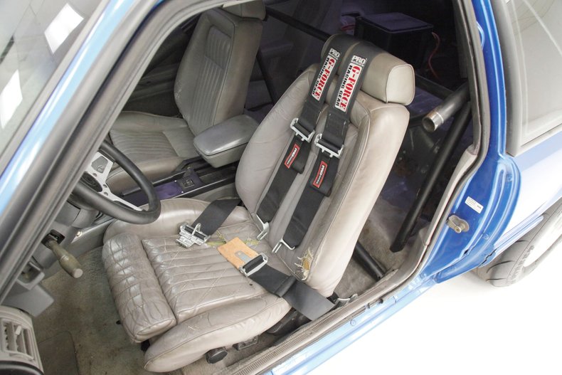 Ford-Mustang-1988-Medium-Blue-Metallic-Gray-33