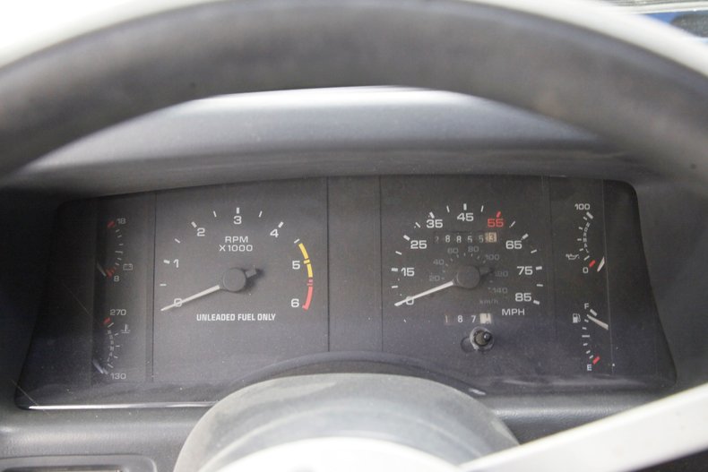 Ford-Mustang-1988-Medium-Blue-Metallic-Gray-36