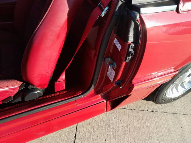 Ford-Mustang-1988-Scarlet-Red-Scarlet-Red-Cloth-11