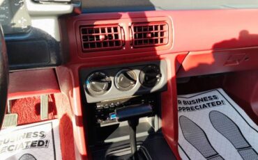 Ford-Mustang-1988-Scarlet-Red-Scarlet-Red-Cloth-15