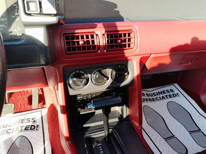 Ford-Mustang-1988-Scarlet-Red-Scarlet-Red-Cloth-15
