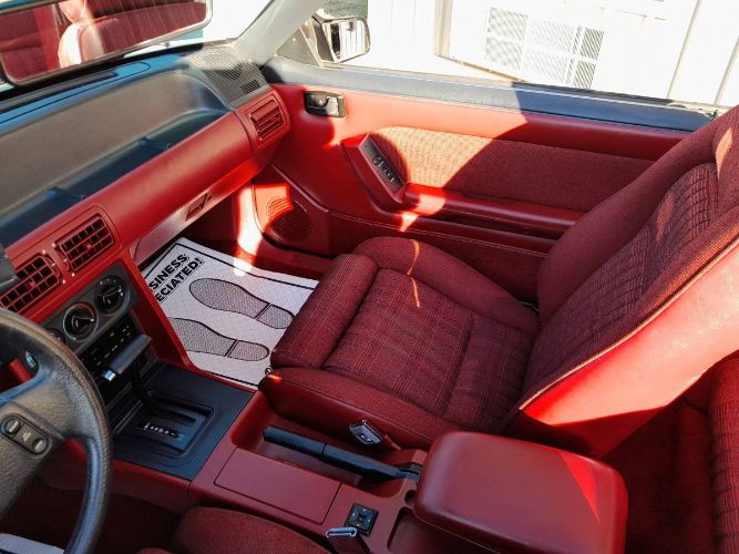 Ford-Mustang-1988-Scarlet-Red-Scarlet-Red-Cloth-16