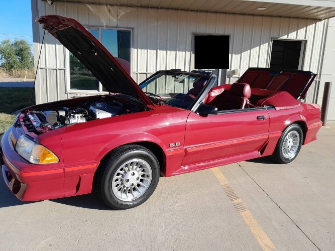 Ford-Mustang-1988-Scarlet-Red-Scarlet-Red-Cloth-7