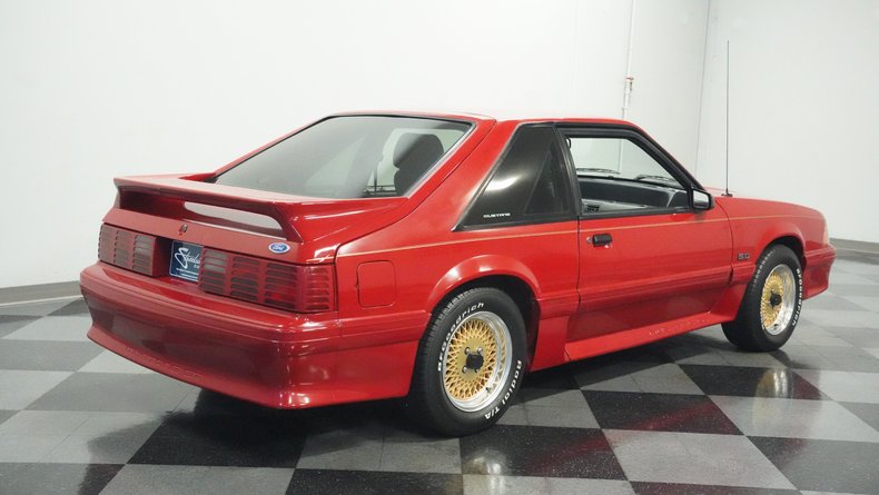 Ford-Mustang-1988-Scarlet-Red-Smoked-Gray-10