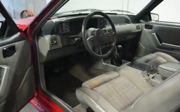 Ford-Mustang-1988-Scarlet-Red-Smoked-Gray-3