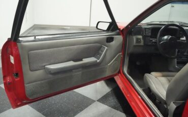 Ford-Mustang-1988-Scarlet-Red-Smoked-Gray-37