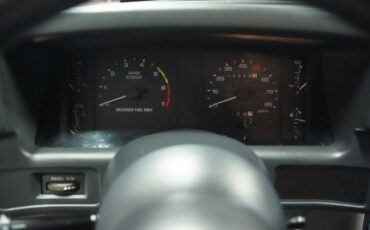 Ford-Mustang-1988-Scarlet-Red-Smoked-Gray-41