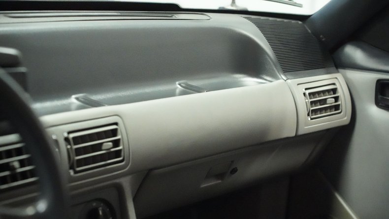 Ford-Mustang-1988-Scarlet-Red-Smoked-Gray-44