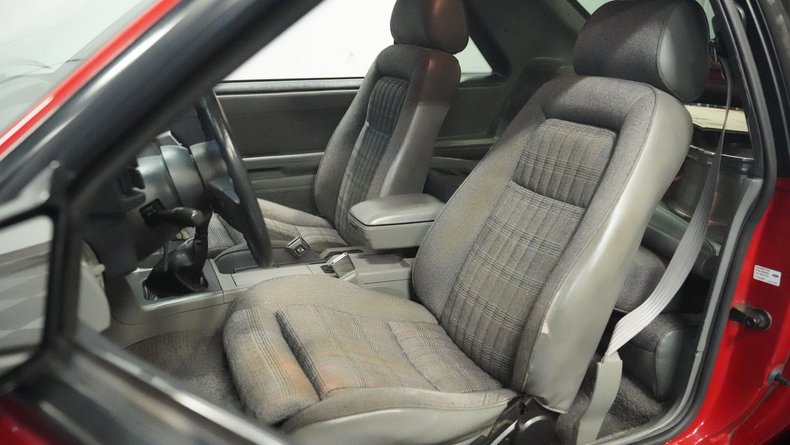 Ford-Mustang-1988-Scarlet-Red-Smoked-Gray-45
