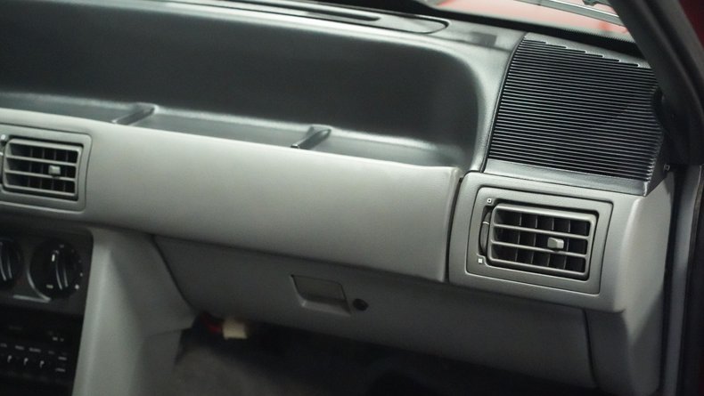 Ford-Mustang-1988-Scarlet-Red-Smoked-Gray-46