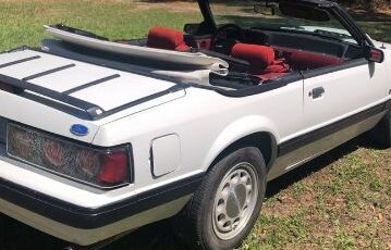 Ford-Mustang-1988-White-3