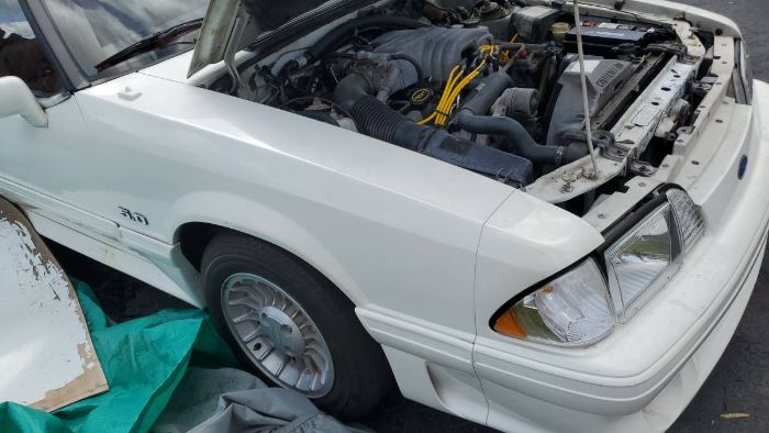 Ford-Mustang-1988-White-3